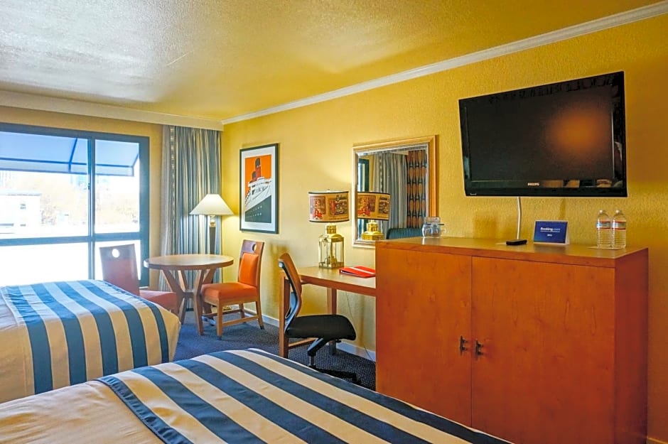Photo 1 of 11 of 2 Queen Beds, Accessible