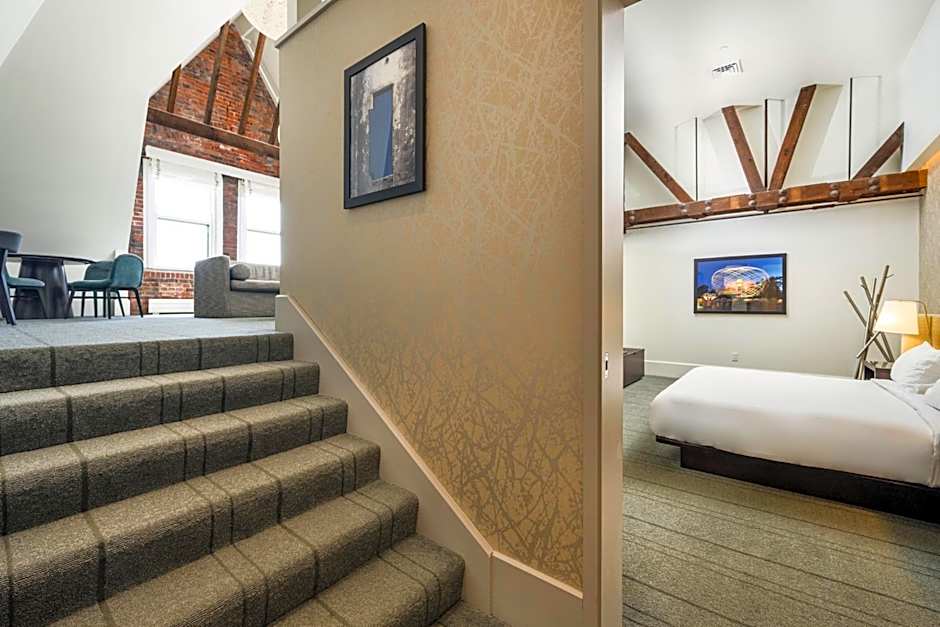 The Richardson Hotel