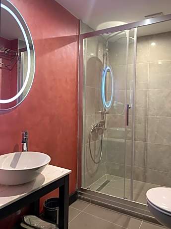 Economic Standard Room