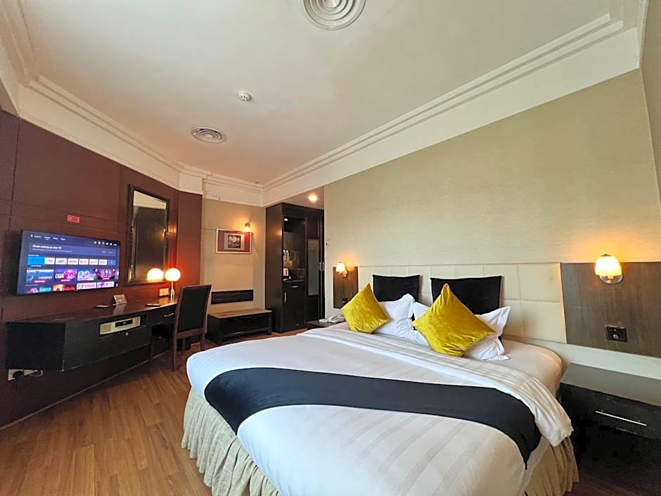 Photo 1 of 3 of Deluxe 1 King Bed