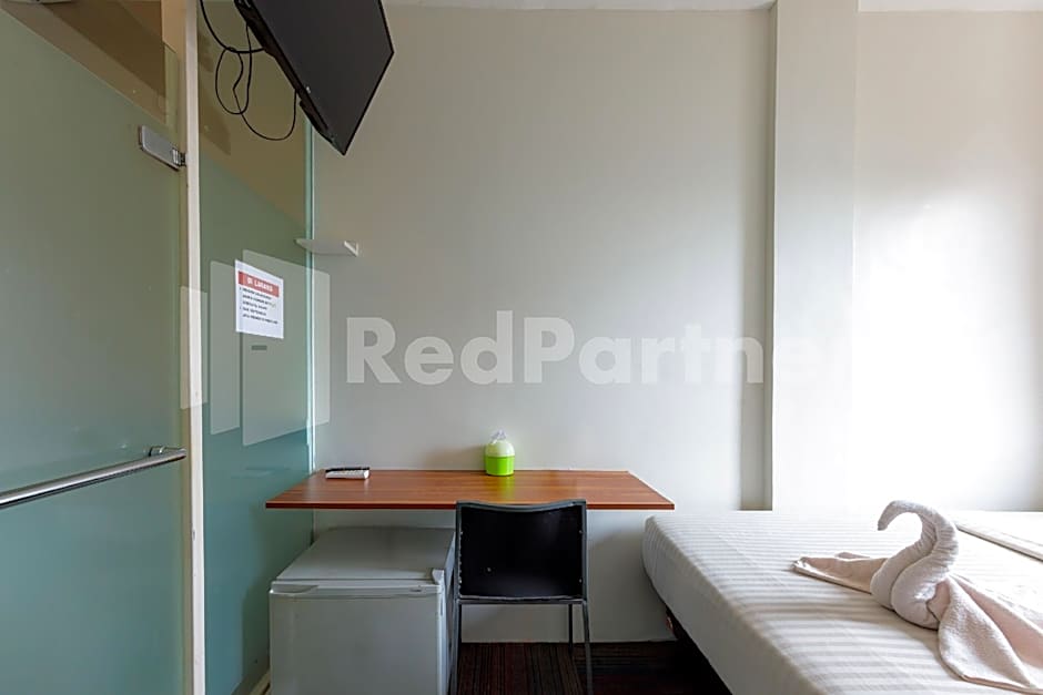 Ichiza Room RedPartner