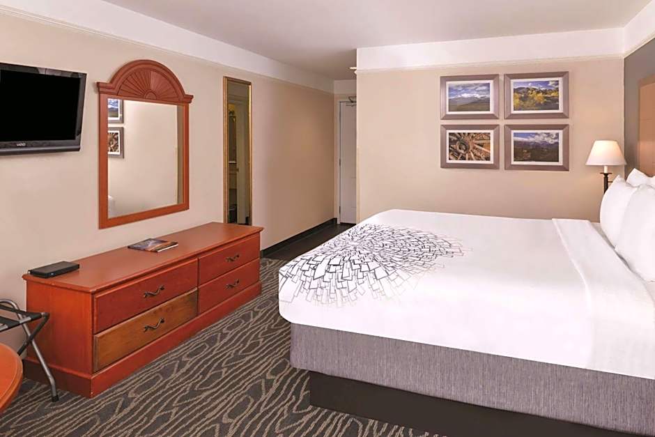 La Quinta Inn & Suites by Wyndham Ruidoso Downs