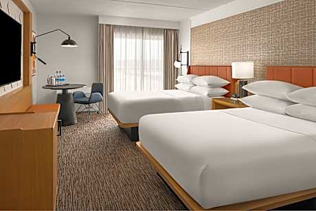 Club lounge access, 1 Bedroom Suite, 2 Queen, Sofa bed