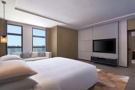 Club Suite, Club lounge access, 1 Bedroom Suite, 1 King