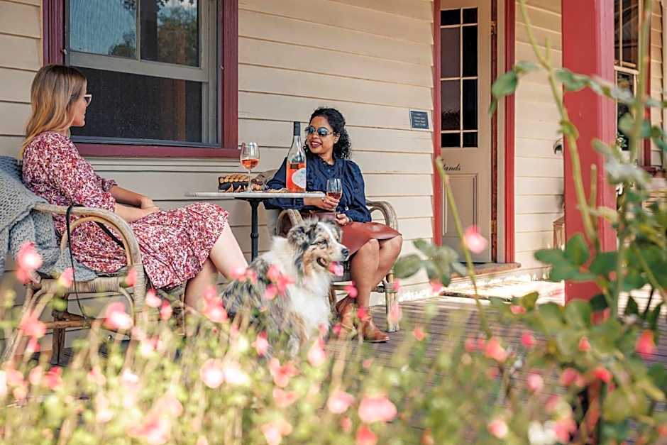 Summerlands - Country Luxe