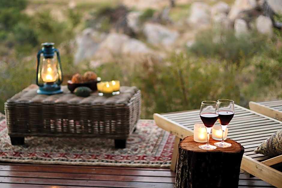 Ivory Wilderness River Rock Lodge