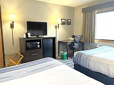 Deluxe Queen Room with Two Queen Beds - Non-Smoking