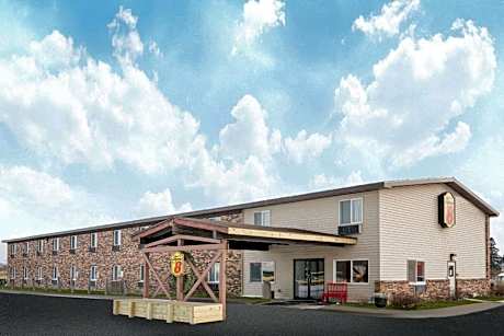Super 8 by Wyndham Superior WI