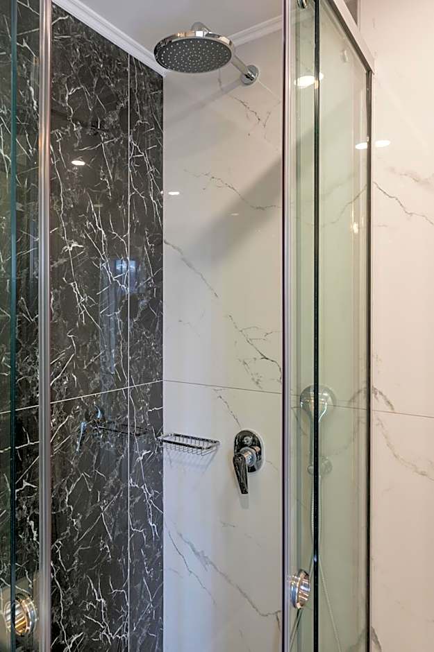 Alexia Seaview Apartments