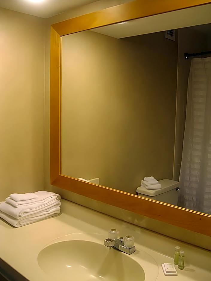 The Avalon Hotel – Erie, PA