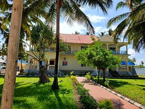 Pwani Beach Hotel & Apartments