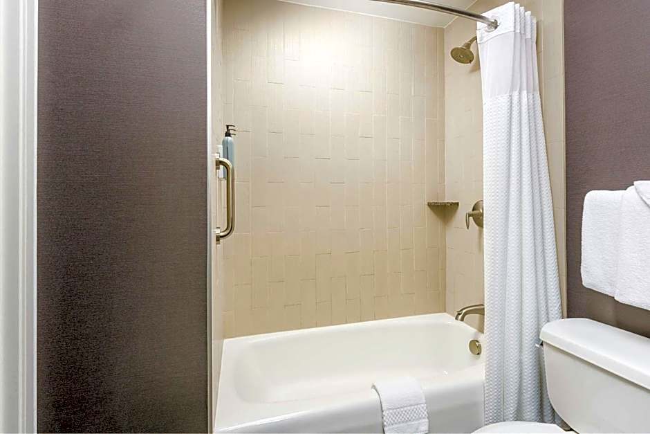 Courtyard by Marriott Los Angeles Woodland Hills
