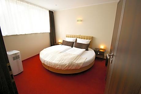 Junior Suite with Bath Tub