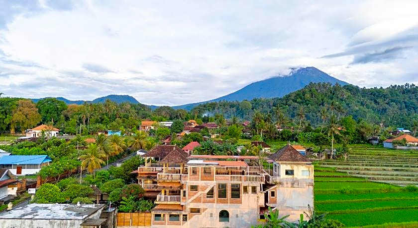 Uma Shanty Near to Lempuyang