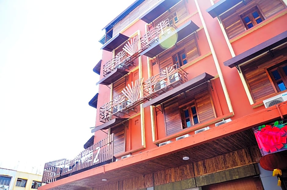 OYO 210 Hotel Five 2