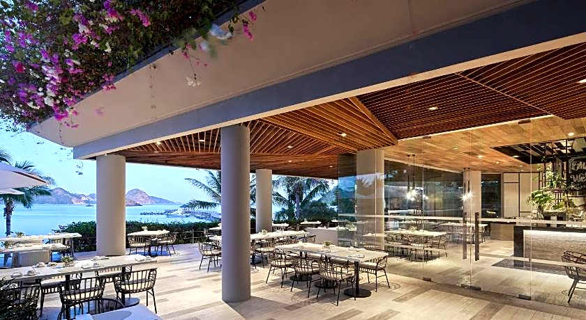 AYANA Komodo Waecicu Beach