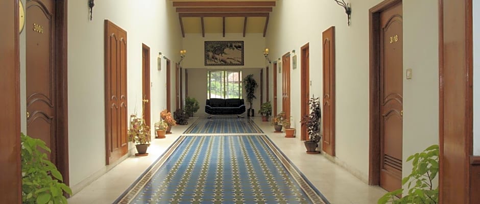 Nahar Manchester Inn