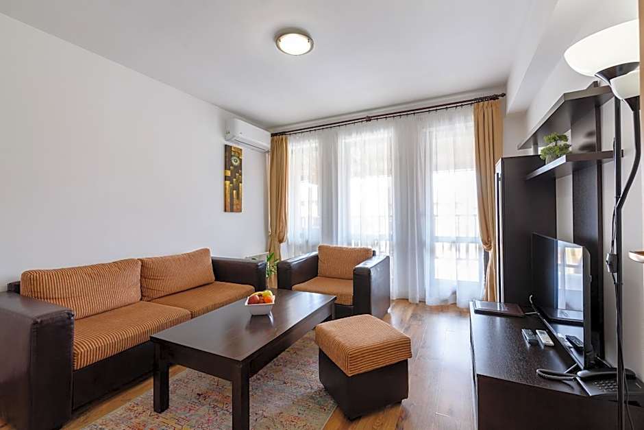 Grand Royale Apartment Complex & Spa