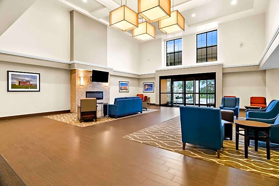 Comfort Suites Rensselaer near Fair Oaks