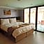 Loren Hotel & Suites
