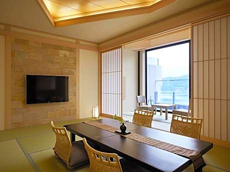 Japanese-Style Room with Open-Air Bath and Lake View