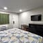 Scottish Inn & Suites
