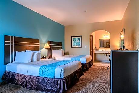 2 Queen Beds with Kitchenette Non-Smoking