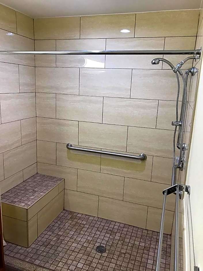 Simply Home Inn & Suites - Riverside