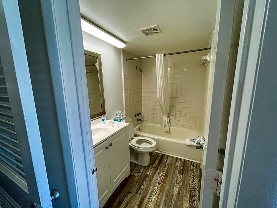 Oceanfront Viking Motel