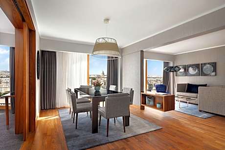 Hemingway Suite, 1 King, WIFI