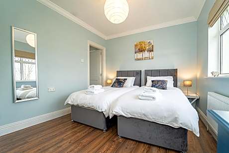 Double or Twin Room with Private Bathroom