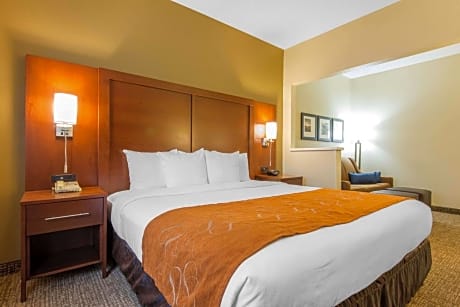 King Suite with Accessible Bath Tub - Non-Smoking