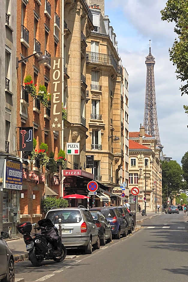 HOTEL BEAUGRENELLE SAINT CHARLES TOUR EIFFEL