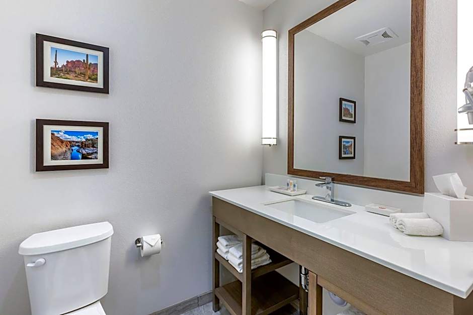 Comfort Suites Scottsdale Talking Stick Entertainment District