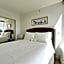 Luxary Condo Downtown Vancouver with free parking