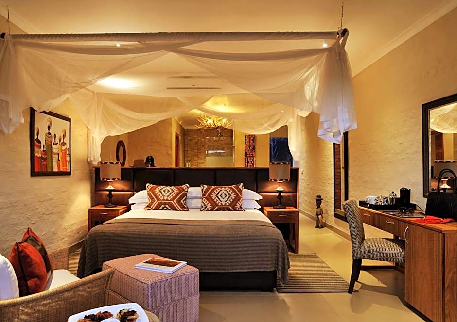 Victoria Falls Safari Club