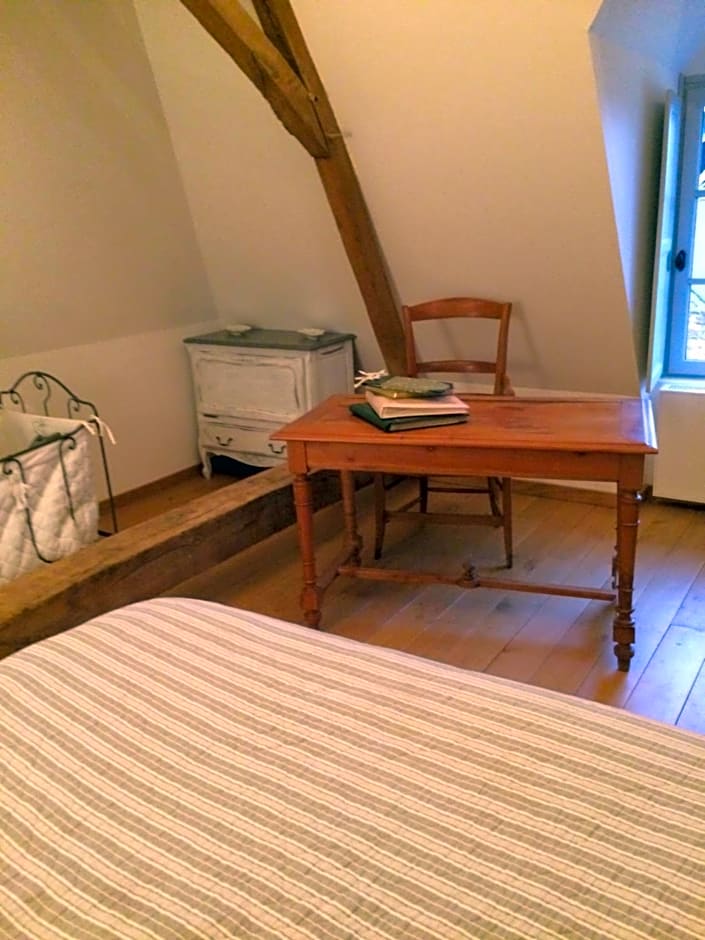 La Moulinière, jolie longère du XVIIè 25, chemin de la Source