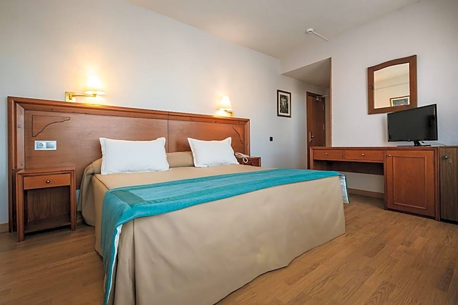 Photo 1 of 7 of Double Room