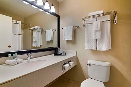 1 King Bed Non-Smoking Balcony Microwave And Refrigerator Wi-Fi