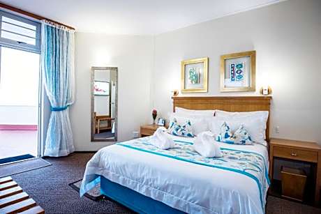 Two-Bedroom Apartment with Partial Sea View