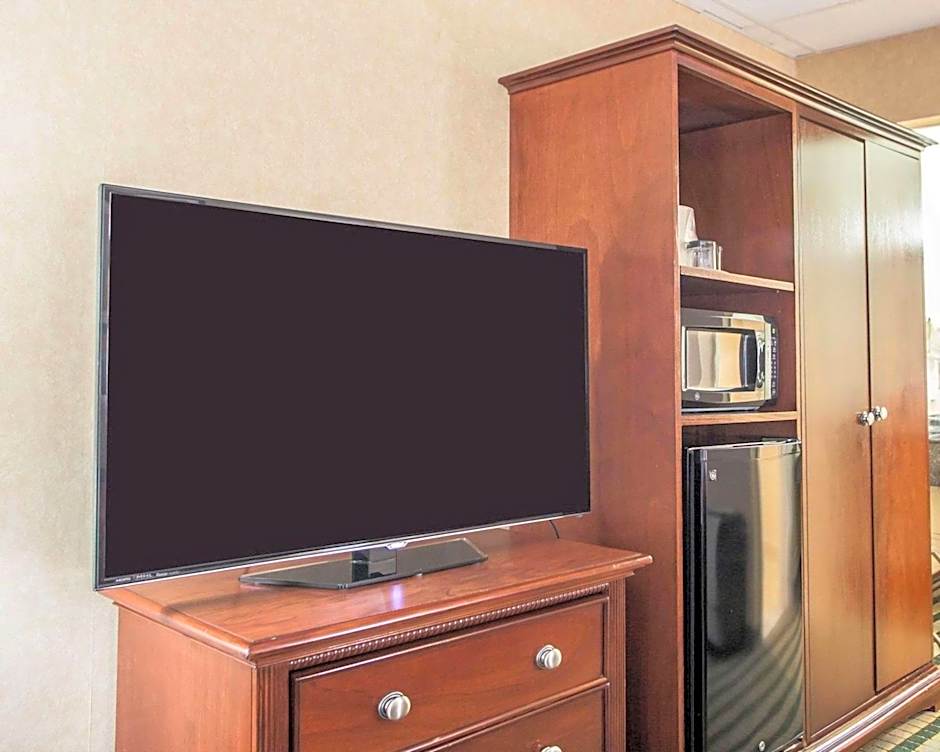 Clarion Hotel Palmer Inn