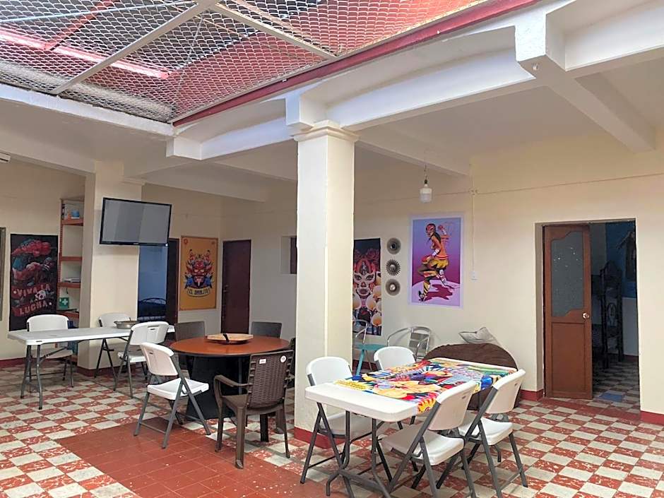 Hostal mil Mascaras