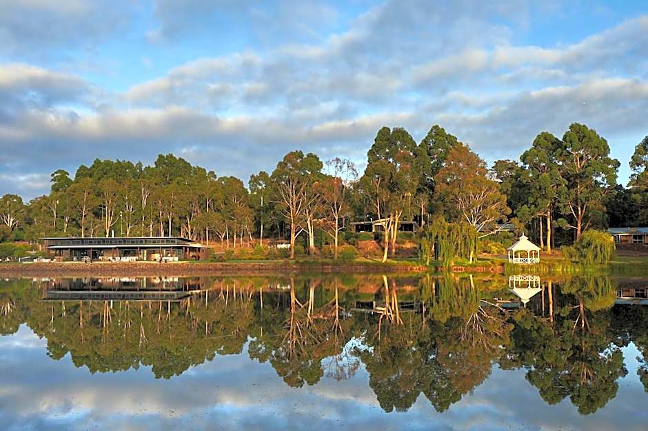 Eight Willows Retreat