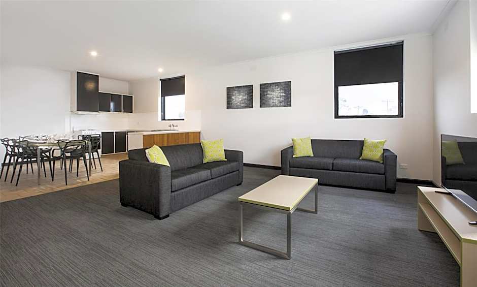 Nightcap at St Albans Hotel