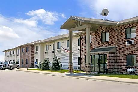 Super 8 by Wyndham Missouri Valley