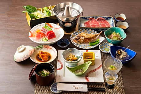 Twin Room with Tatami Area and Sea View