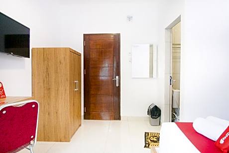 RedDoorz Room