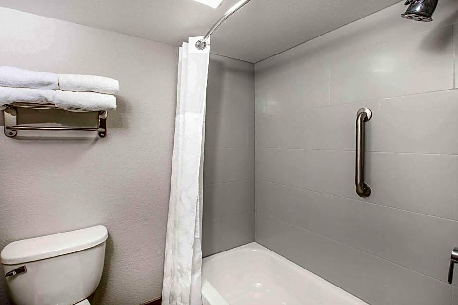 Wingate by Wyndham Louisville Airport Expo Center