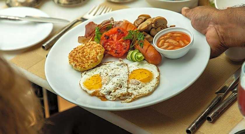 Thambili House by Edwards Collection