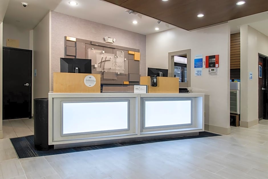 Holiday Inn Express Hotel & Suites Swansea By IHG